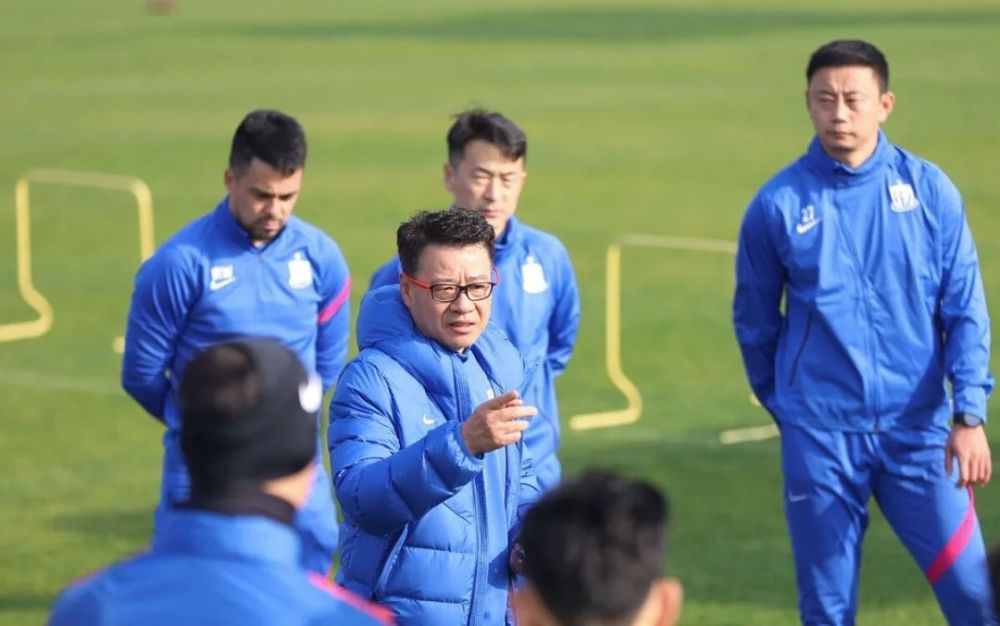 本赛季，阿诺德在克洛普的球队中扮演了关键角色，参与了他们前13场英超联赛中的11场比赛。